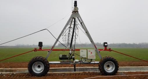 Электрическая самодвижущаяся дождевальная машина фронтального типа 1